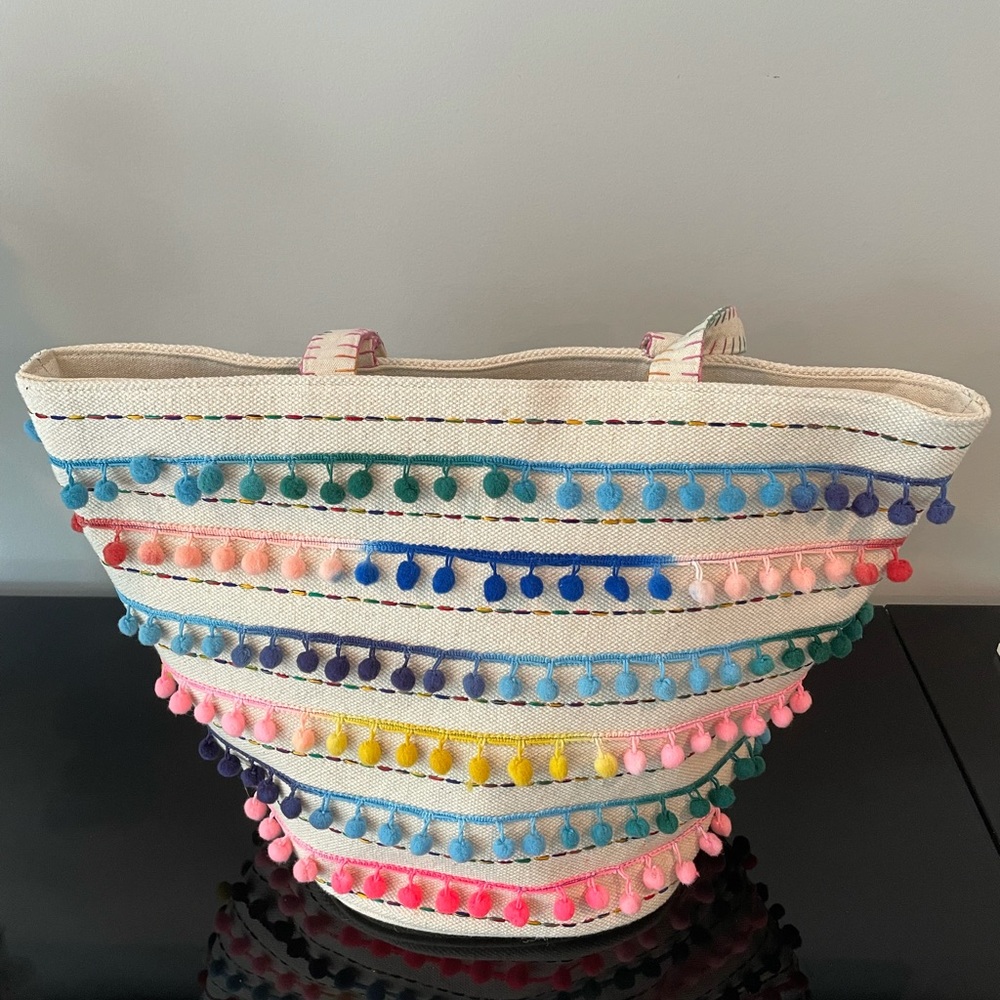 Pom Pom bag in great condition